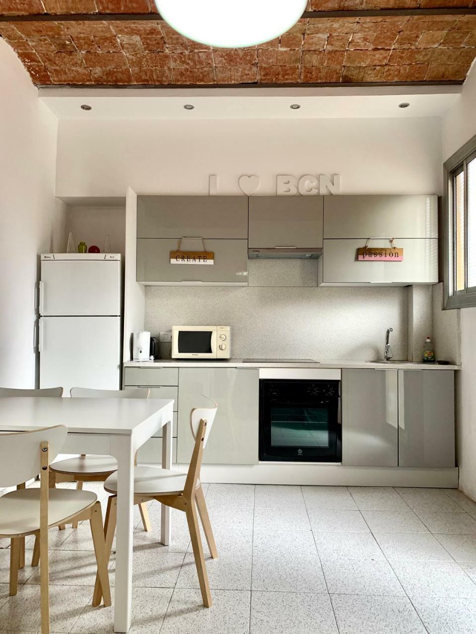 Charm Miro Apartment Barcelona Luaran gambar