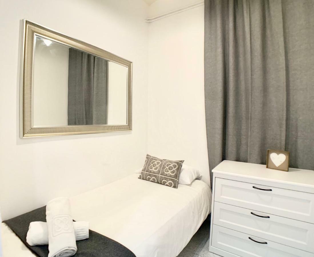 Charm Miro Apartment Barcelona Luaran gambar
